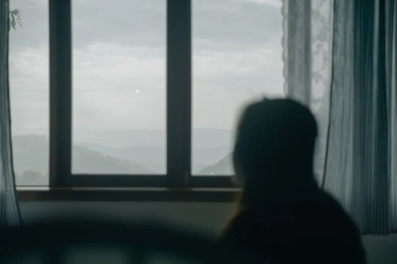 Why Your Brain Secretly Loves Being Bored (And What You're Stealing From It)